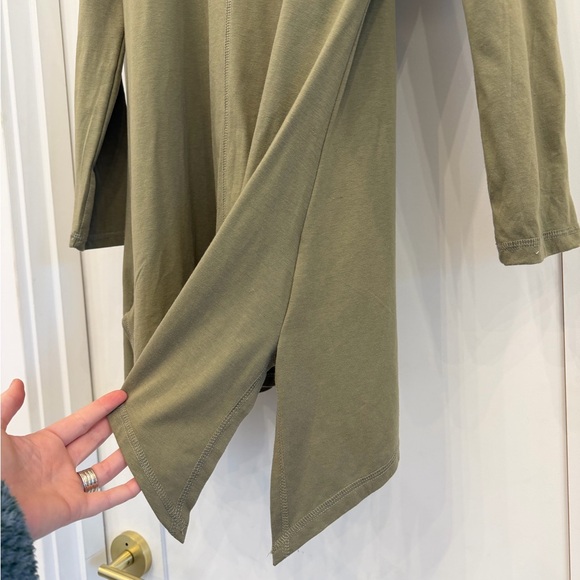 Noelle Linen Blend Tunic Knit Top Womens Size S/M Green Asymmetrical Lagen Look - Picture 5 of 9
